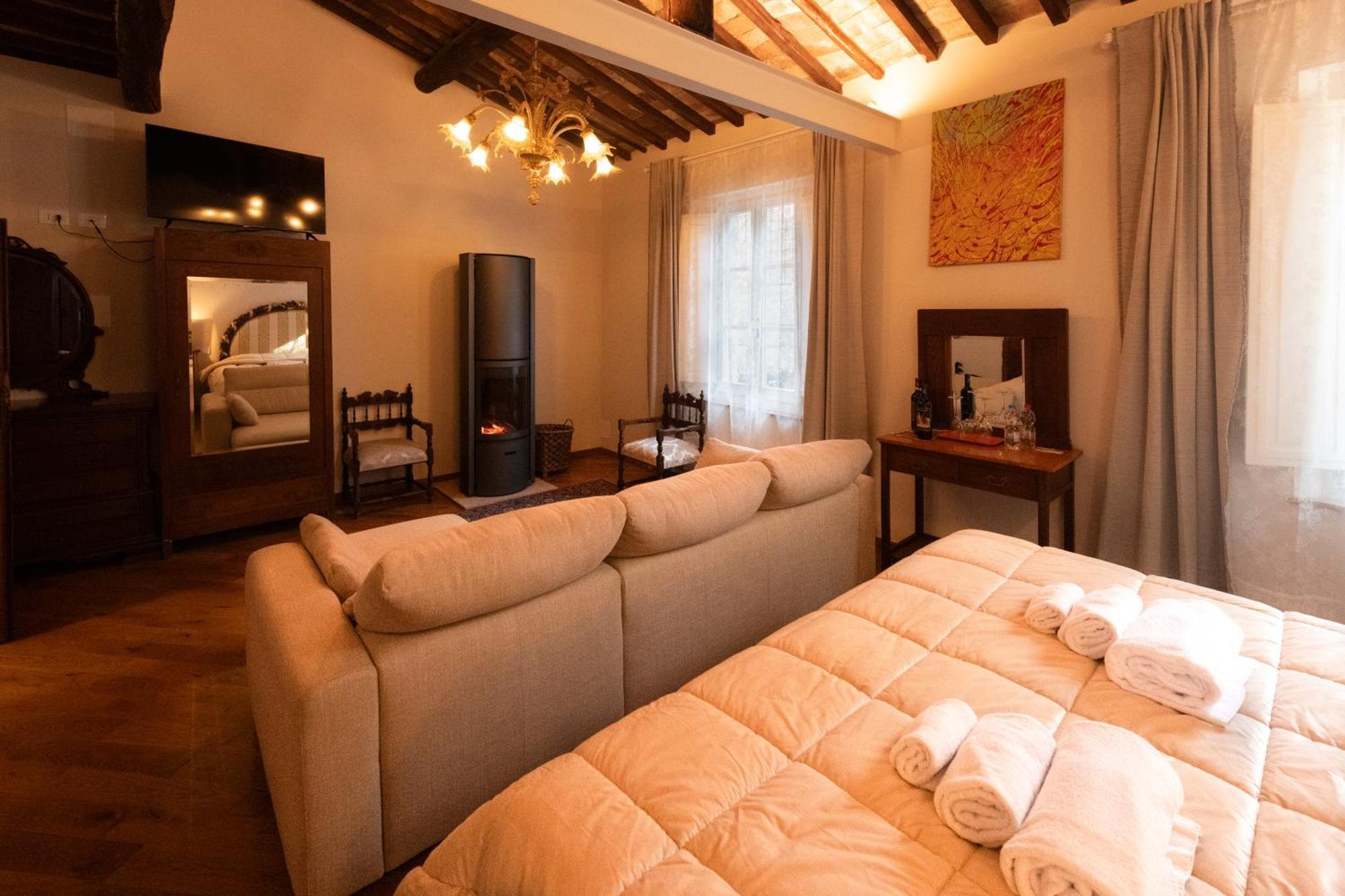 몬탈치노 Il Palazzo Del Cardinale B&B 외부 사진